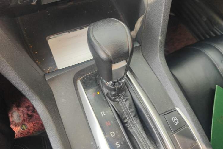 Used Honda Civic 2016 220TURBO CVT Luxury Edition Gear Lever
