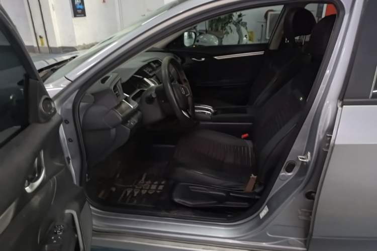 Used Honda Civic 2016 220TURBO CVT Luxury Edition Left Front Seat