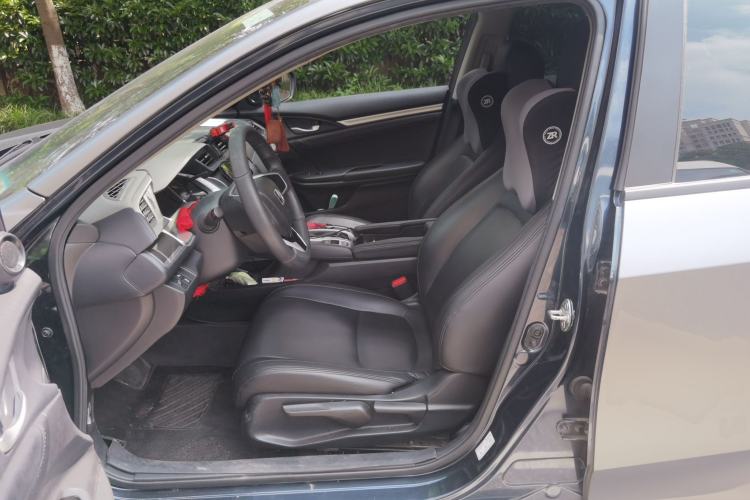 Used Honda Civic 2016 220TURBO CVT Luxury Edition Left Front Seat