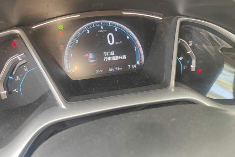 Used Honda Civic 2016 220TURBO CVT Luxury Edition Odometer Close Up