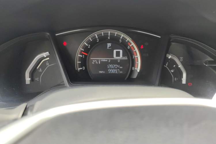 Used Honda Civic 2016 180TURBO CVT Comfort Version Odometer Close Up