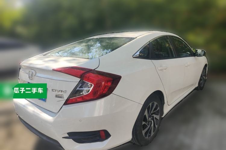 Used Honda Civic 2016 220TURBO CVT Luxury Edition Rear Right 45 Deg