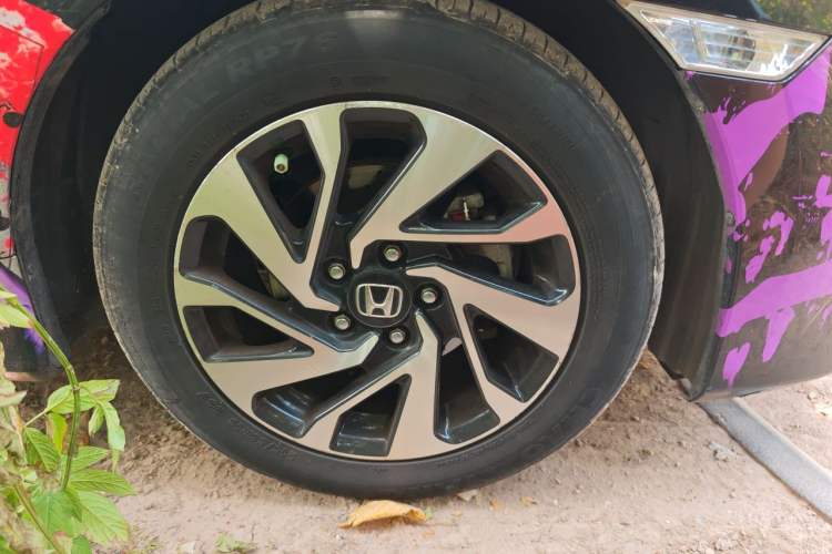 Used Honda Civic 2016 220TURBO CVT Luxury Edition Right Front Wheel Hub