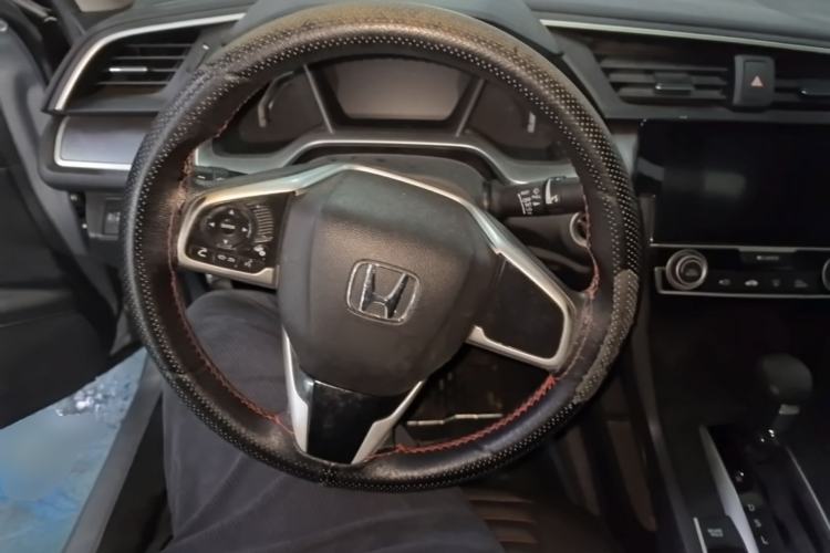 Used Honda Civic 2016 220TURBO CVT Luxury Edition Steering Wheel