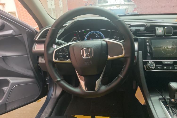 Used Honda Civic 2016 220TURBO CVT Luxury Edition Steering Wheel