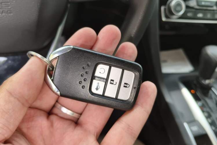 Used Honda Civic 2016 220TURBO CVT Luxury Edition Vehicle Key