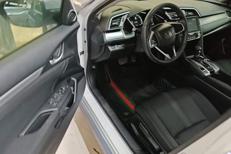 Used Honda Civic 2016 220TURBO CVT Luxury Edition Driver Seat