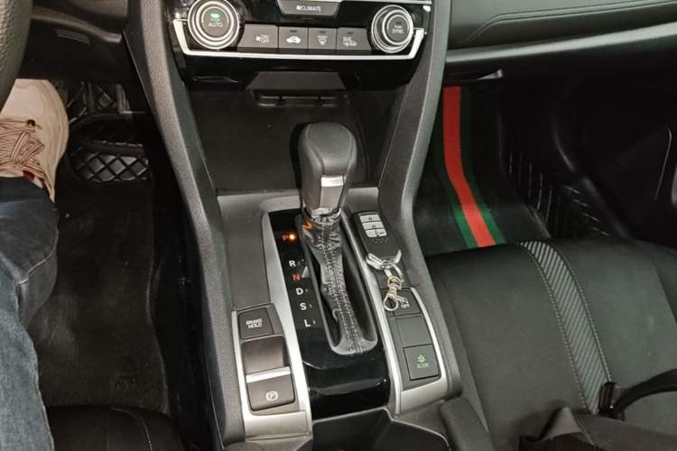Used Honda Civic 2016 220TURBO CVT Luxury Edition Gear Lever