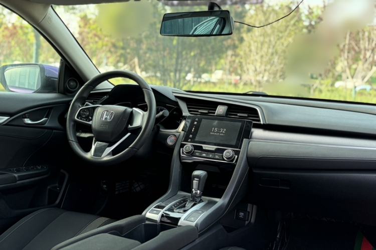Used Honda Civic 2016 220TURBO CVT Luxury Edition Interior 1