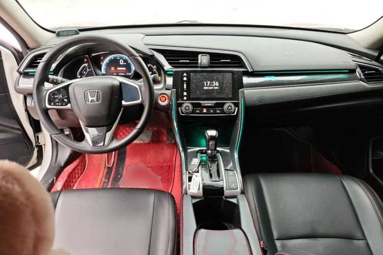 Used Honda Civic 2016 220TURBO CVT Luxury Edition Interior 2