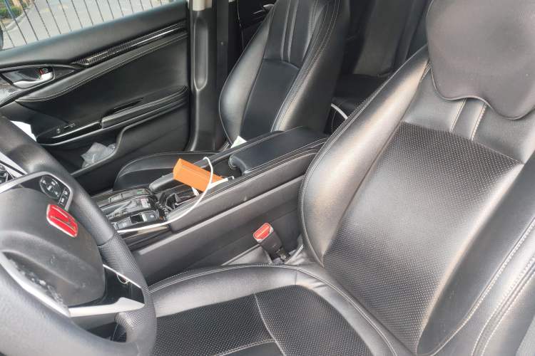 Used Honda Civic 2016 220TURBO CVT Luxury Edition Left Front Seat
