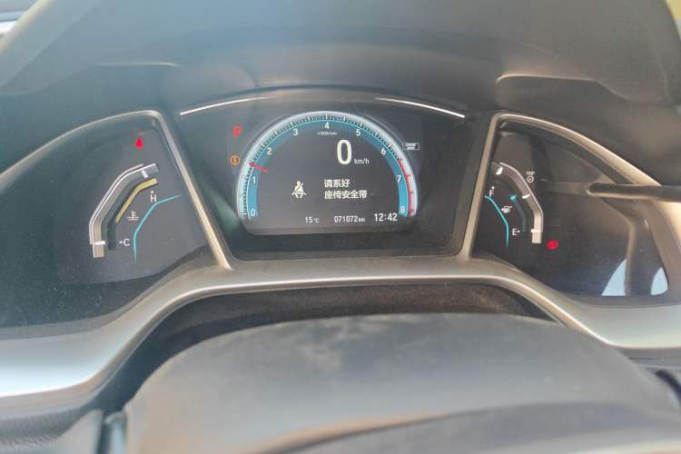 Used Honda Civic 2016 220TURBO CVT Prestige Edition Odometer Close Up