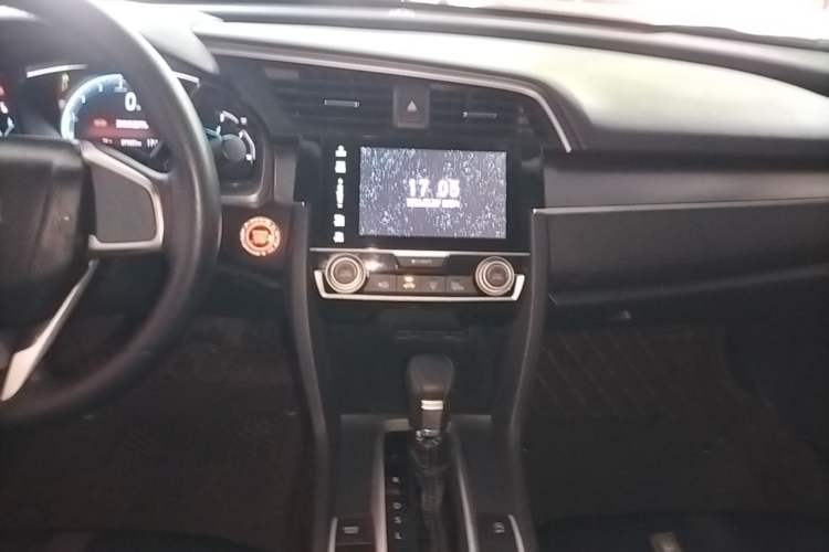 Used Honda Civic 2016 220TURBO CVT Luxury Edition Audio And AC Panel