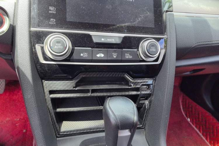 Used Honda Civic 2016 220TURBO CVT Luxury Edition Audio And AC Panel