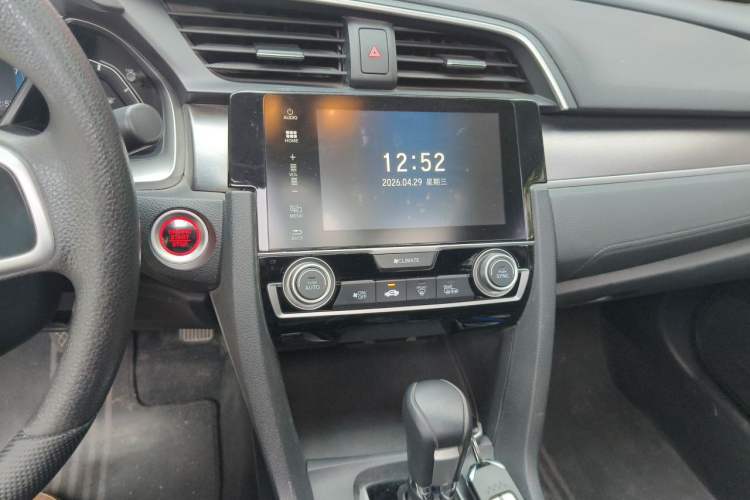 Used Honda Civic 2016 220TURBO CVT Luxury Edition Audio And AC Panel