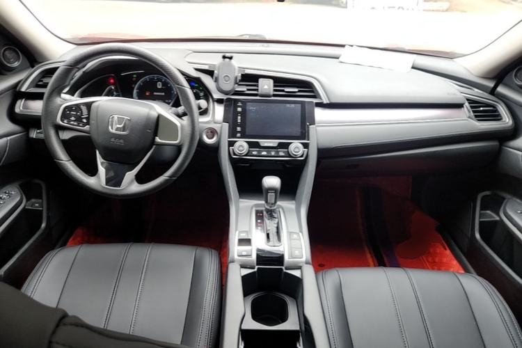 Used Honda Civic 2016 220TURBO CVT Luxury Edition Center Console