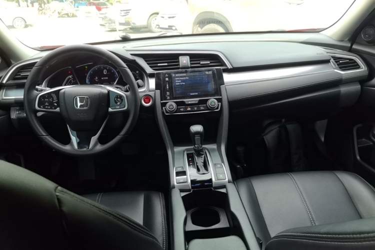 Used Honda Civic 2016 220TURBO CVT Luxury Edition Center Console