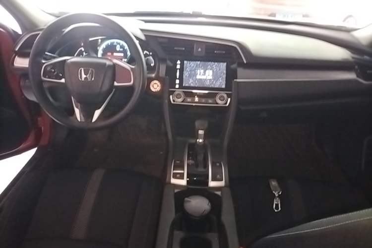 Used Honda Civic 2016 220TURBO CVT Luxury Edition Center Console