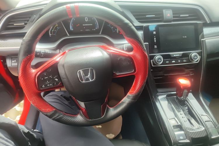Used Honda Civic 2016 220TURBO CVT Luxury Edition Center Console