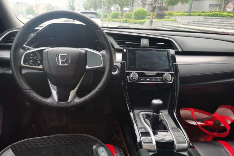 Used Honda Civic 2016 220TURBO Manual Luxury Edition Center Console