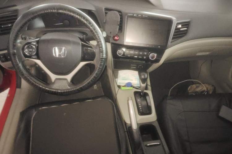 Used Honda Civic 2016 1.8L Automatic Comfort Version Center Console