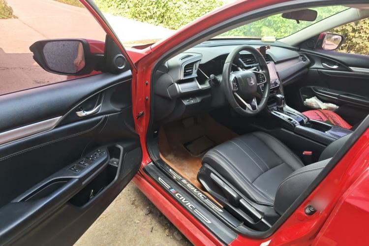Used Honda Civic 2016 220TURBO CVT Luxury Edition Driver Seat