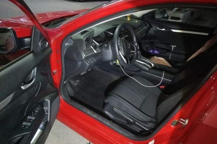 Used Honda Civic 2016 220TURBO CVT Luxury Edition Driver Seat