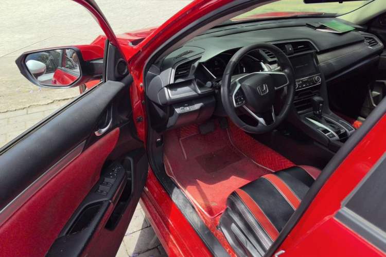 Used Honda Civic 2016 220TURBO CVT Luxury Edition Driver Seat