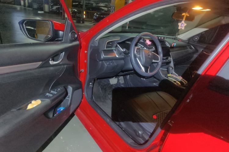 Used Honda Civic 2016 220TURBO CVT Luxury Edition Driver Seat
