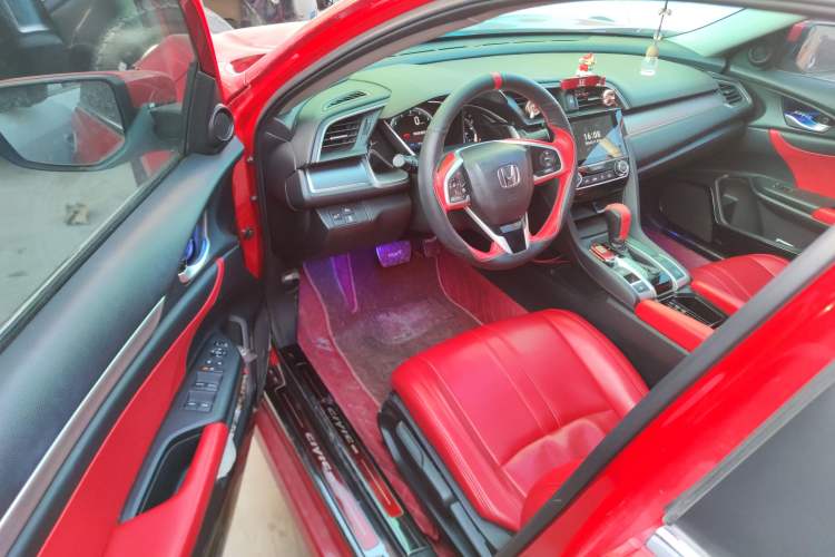 Used Honda Civic 2016 220TURBO CVT Luxury Edition Driver Seat