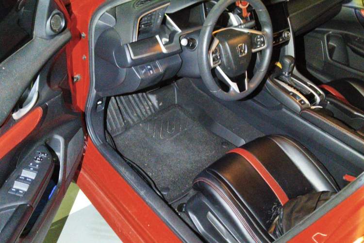 Used Honda Civic 2016 220TURBO CVT Luxury Edition Driver Seat
