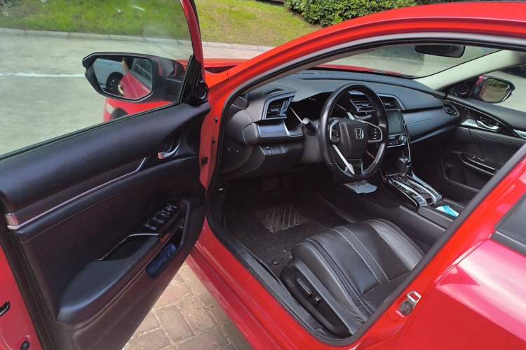 Used Honda Civic 2016 220TURBO CVT Prestige Edition Driver Seat