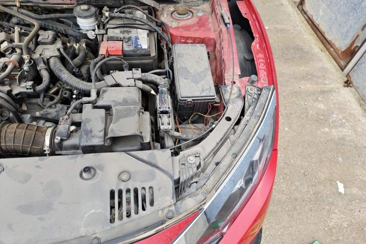 Used Honda Civic 2016 220TURBO CVT Luxury Edition Engine Bay Left