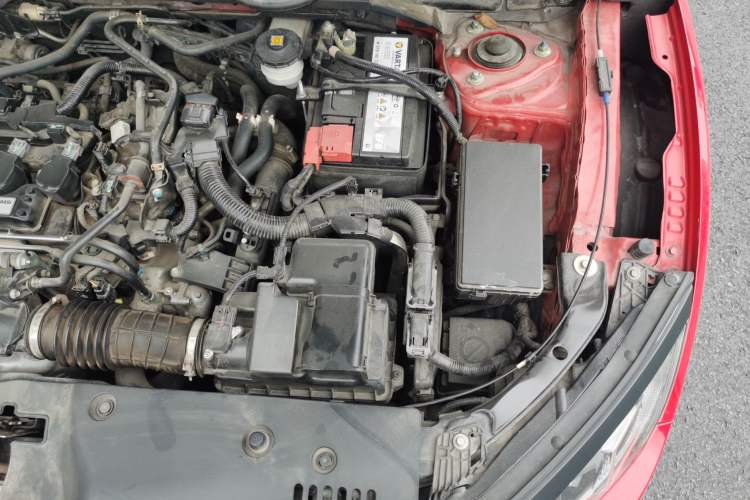 Used Honda Civic 2016 220TURBO Manual Luxury Edition Engine Bay Left