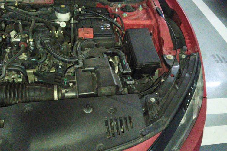 Used Honda Civic 2016 220TURBO CVT Luxury Edition Engine Bay Left