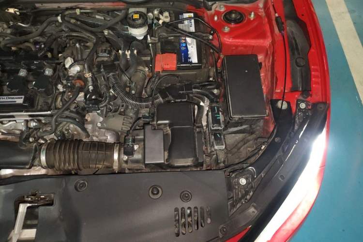 Used Honda Civic 2016 220TURBO CVT Luxury Edition Engine Bay Left