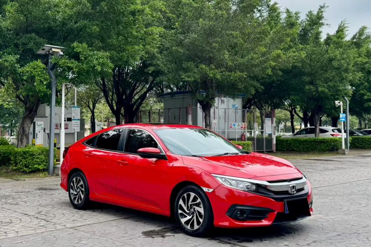 Used Honda Civic 2016 220TURBO CVT Luxury Edition Exterior 4