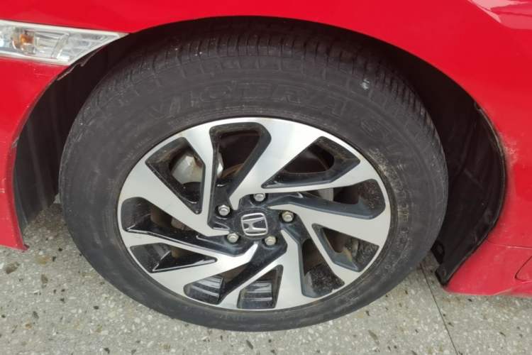 Used Honda Civic 2016 220TURBO CVT Luxury Edition Exterior 4