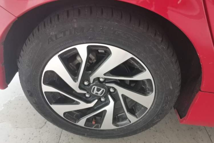 Used Honda Civic 2016 220TURBO CVT Luxury Edition Exterior 5