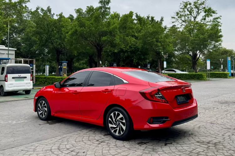 Used Honda Civic 2016 220TURBO CVT Luxury Edition Exterior 8
