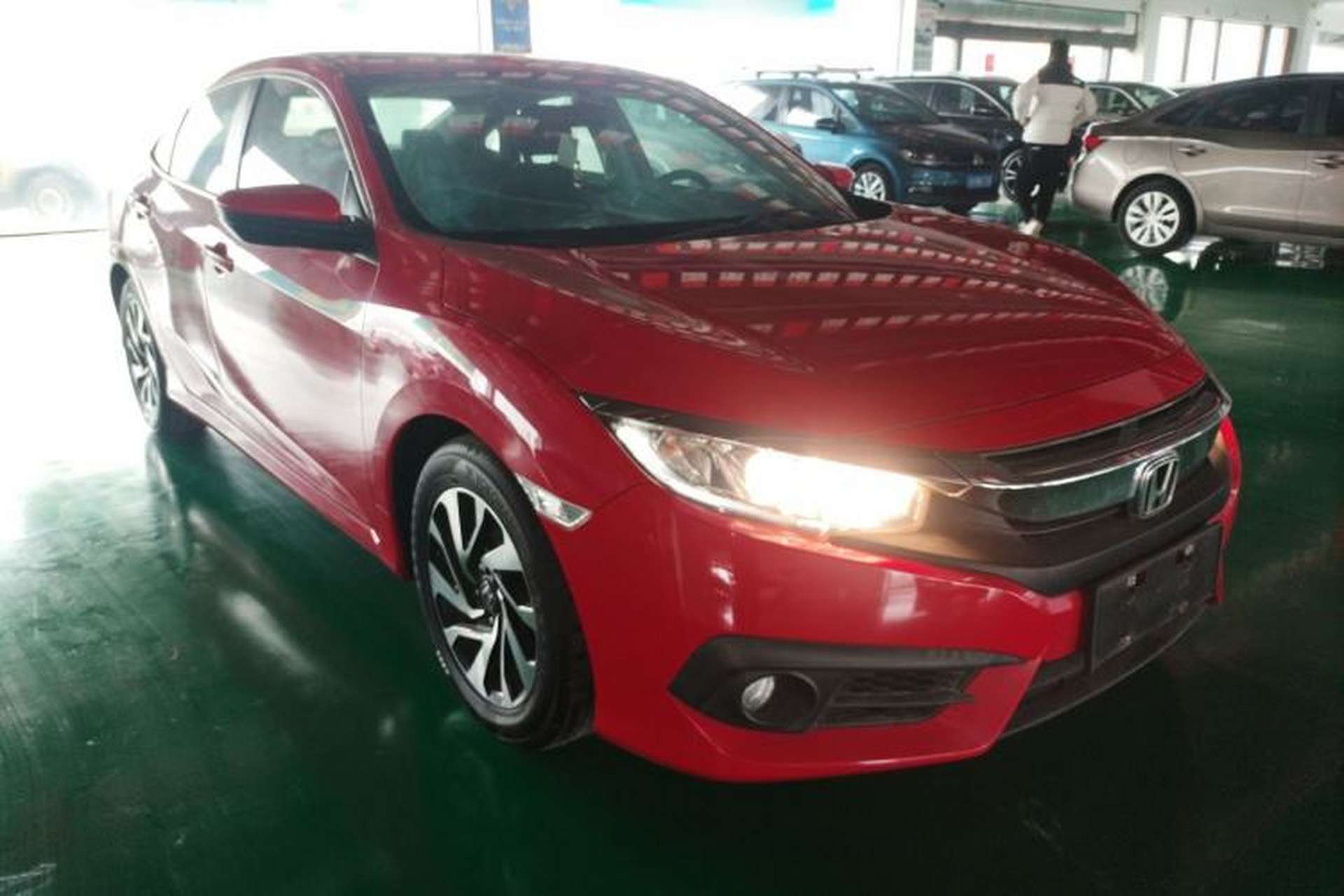 Used Honda Civic 2016 220TURBO CVT Luxury Edition Front Right 45 Deg