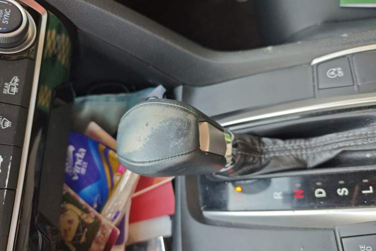 Used Honda Civic 2016 220TURBO CVT Prestige Edition Gear Lever