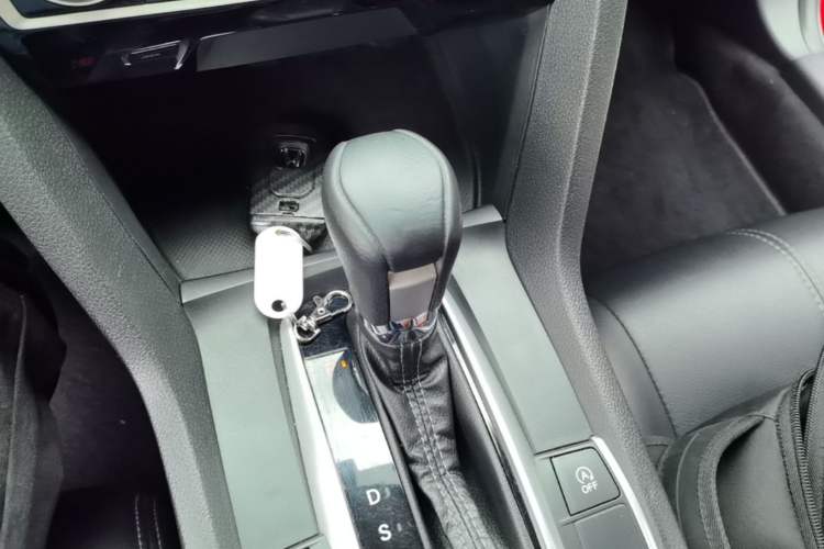 Used Honda Civic 2016 220TURBO CVT Luxury Edition Gear Lever