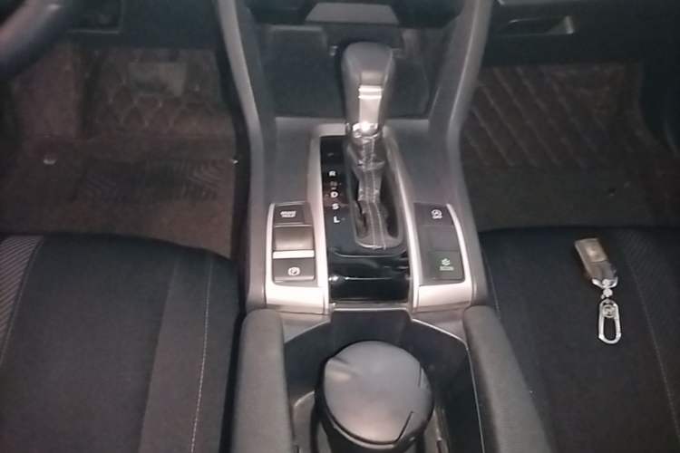 Used Honda Civic 2016 220TURBO CVT Luxury Edition Gear Lever