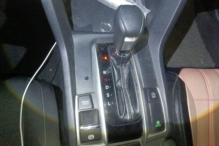 Used Honda Civic 2016 220TURBO CVT Luxury Edition Gear Lever