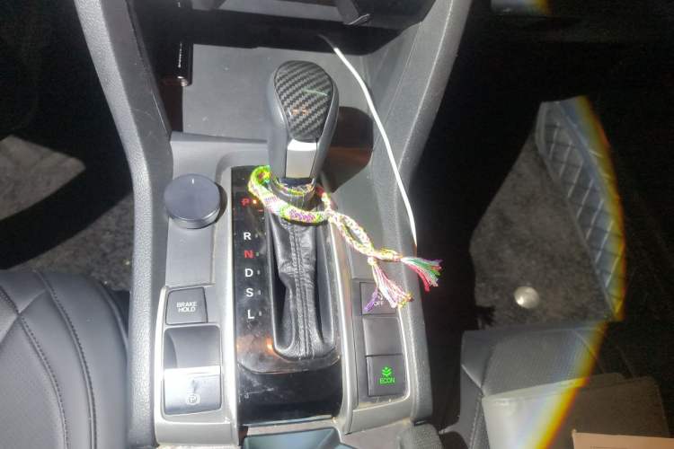 Used Honda Civic 2016 220TURBO CVT Luxury Edition Gear Lever