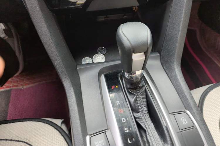Used Honda Civic 2016 220TURBO CVT Luxury Edition Gear Lever