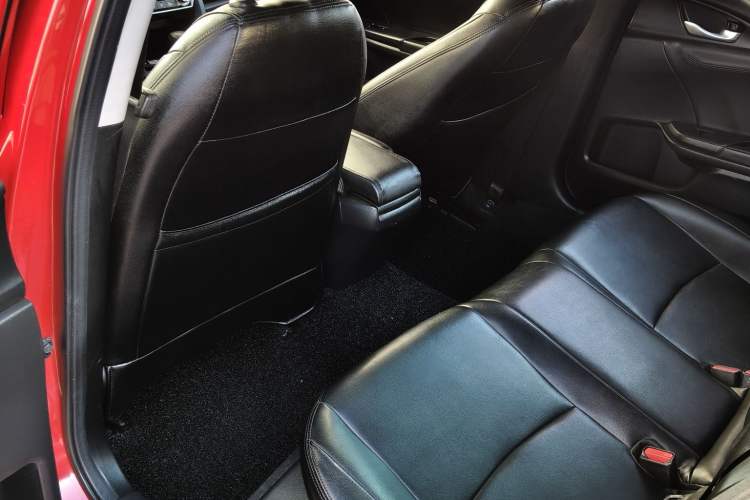 Used Honda Civic 2016 220TURBO CVT Luxury Edition Interior 2