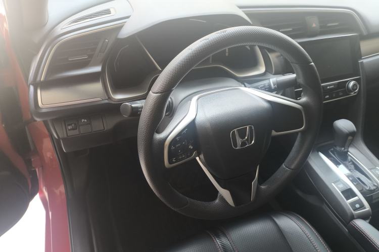 Used Honda Civic 2016 220TURBO CVT Luxury Edition Interior 2