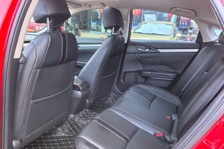 Used Honda Civic 2016 220TURBO CVT Luxury Edition Interior 7